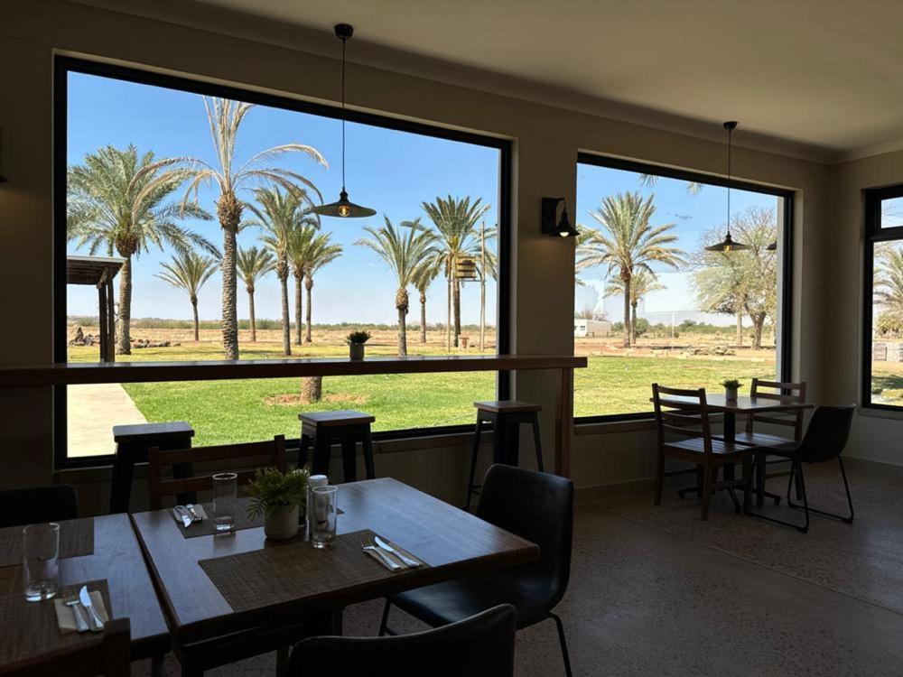 Flying Ostrich Guesthouse & Self-Catering Accommodation Mariental Esterno foto