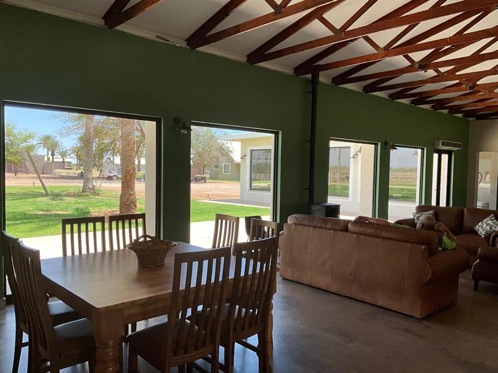 Flying Ostrich Guesthouse & Self-Catering Accommodation Mariental Esterno foto