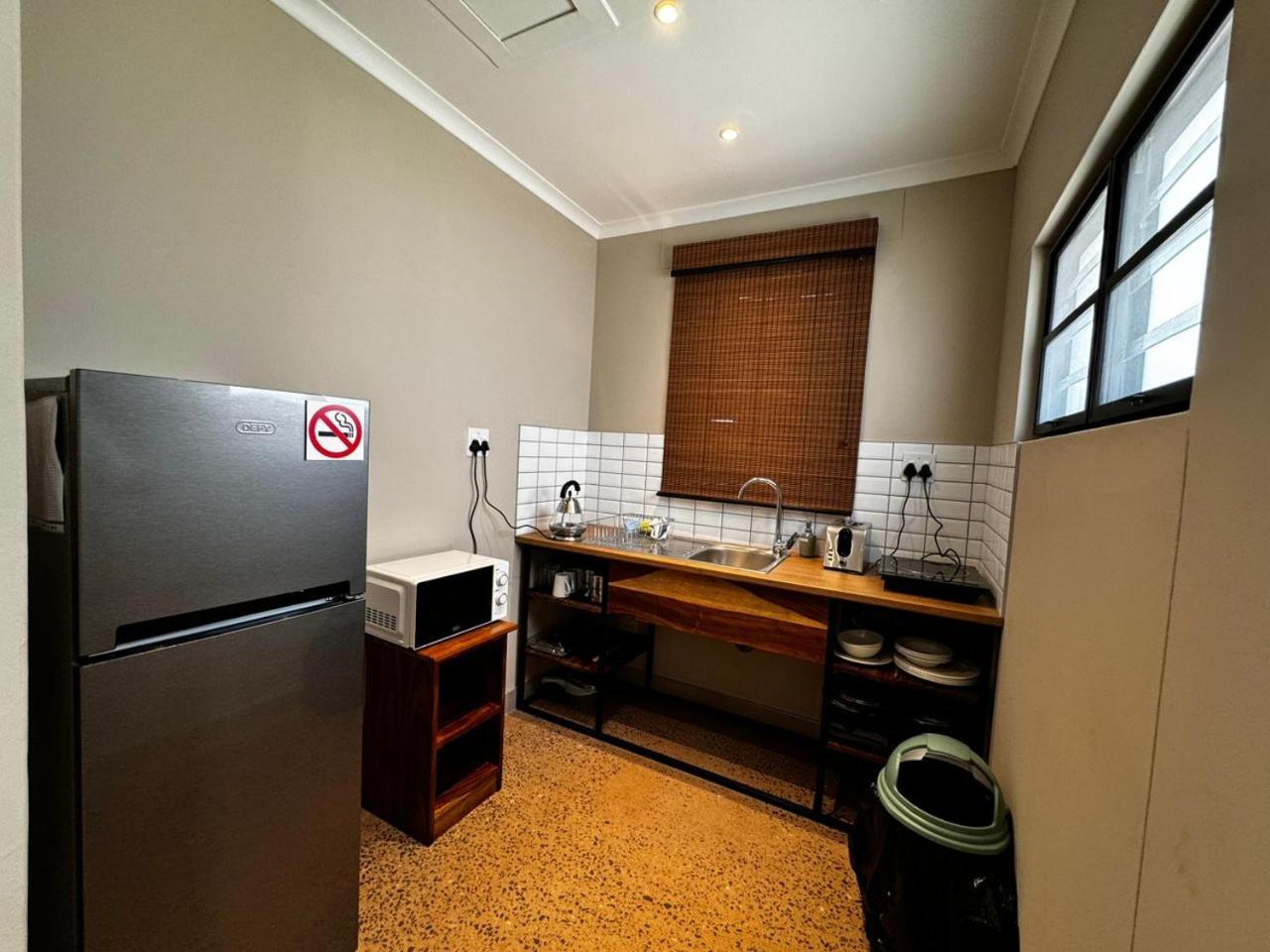 Flying Ostrich Guesthouse & Self-Catering Accommodation Mariental Esterno foto